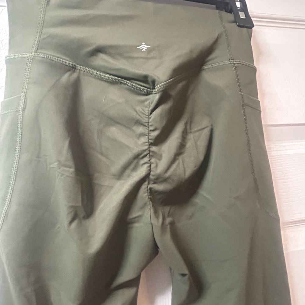 HALARA Flared Leggings - Olive XS - Picture 6 of 14